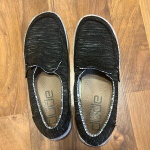 Hey Dude slip ons